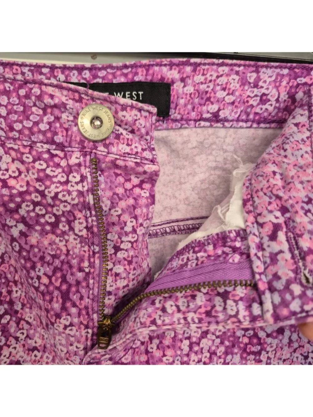 Nine West Women's Pink & Purple Printed Skinny Leg Capris Size 18W - Picture 4 of 7